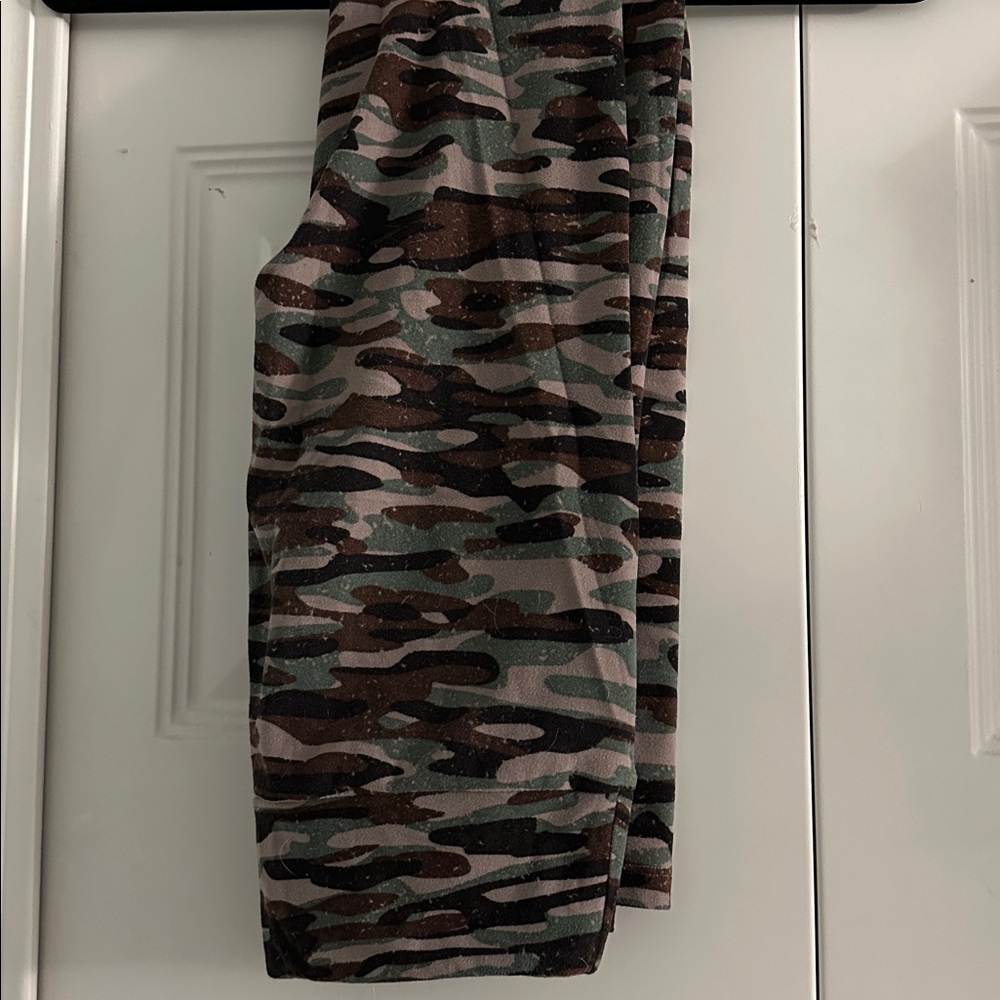 LuLaRoe Camouflage Print Leggings- OS